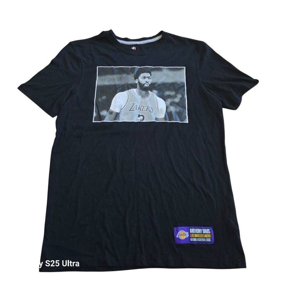 NBA Los Angeles Lakers mens Sz M Anthony Davis T shirt